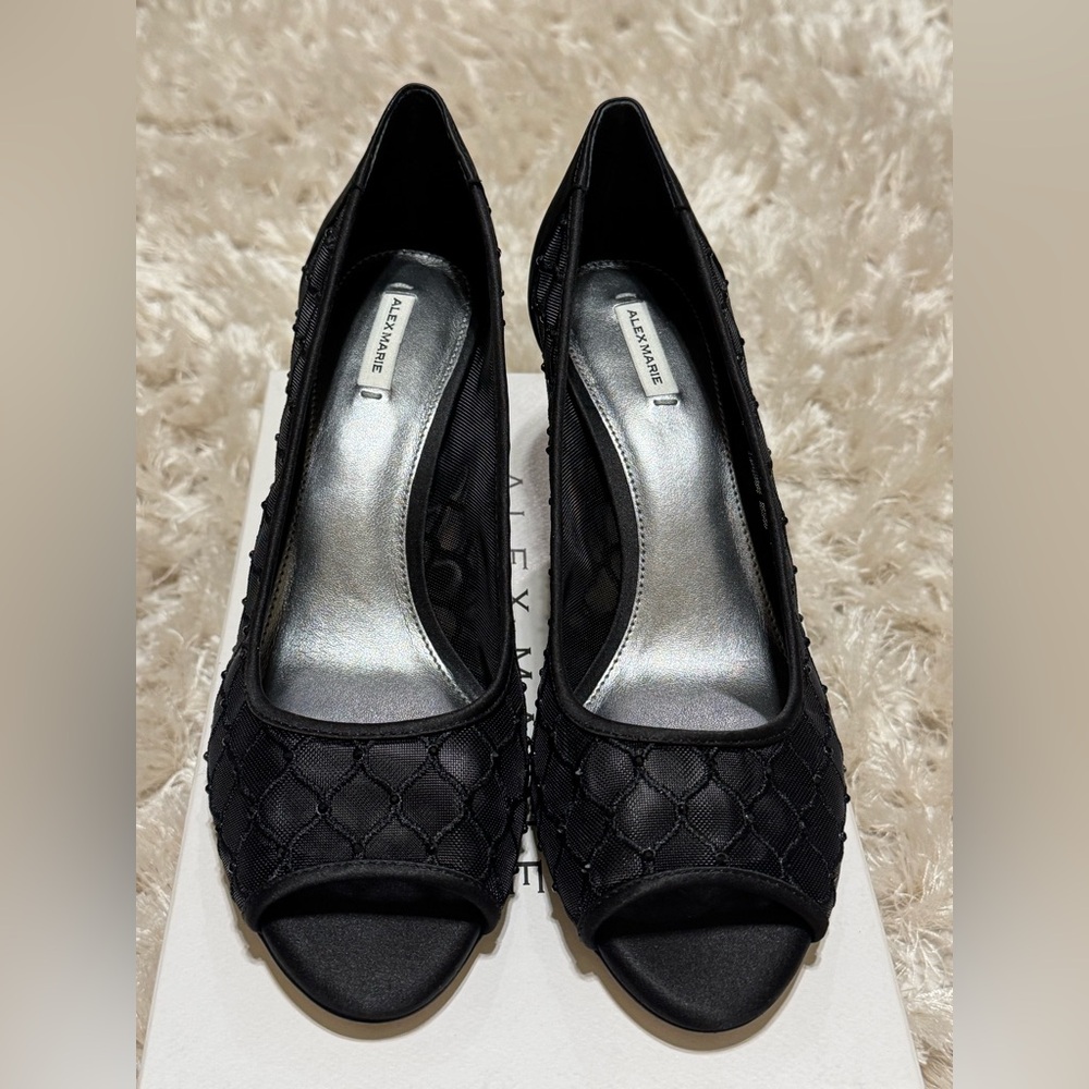 BRAND NEW SIZE 9.5 ALEX MARIE Black Peep-Toe Women's Shoes